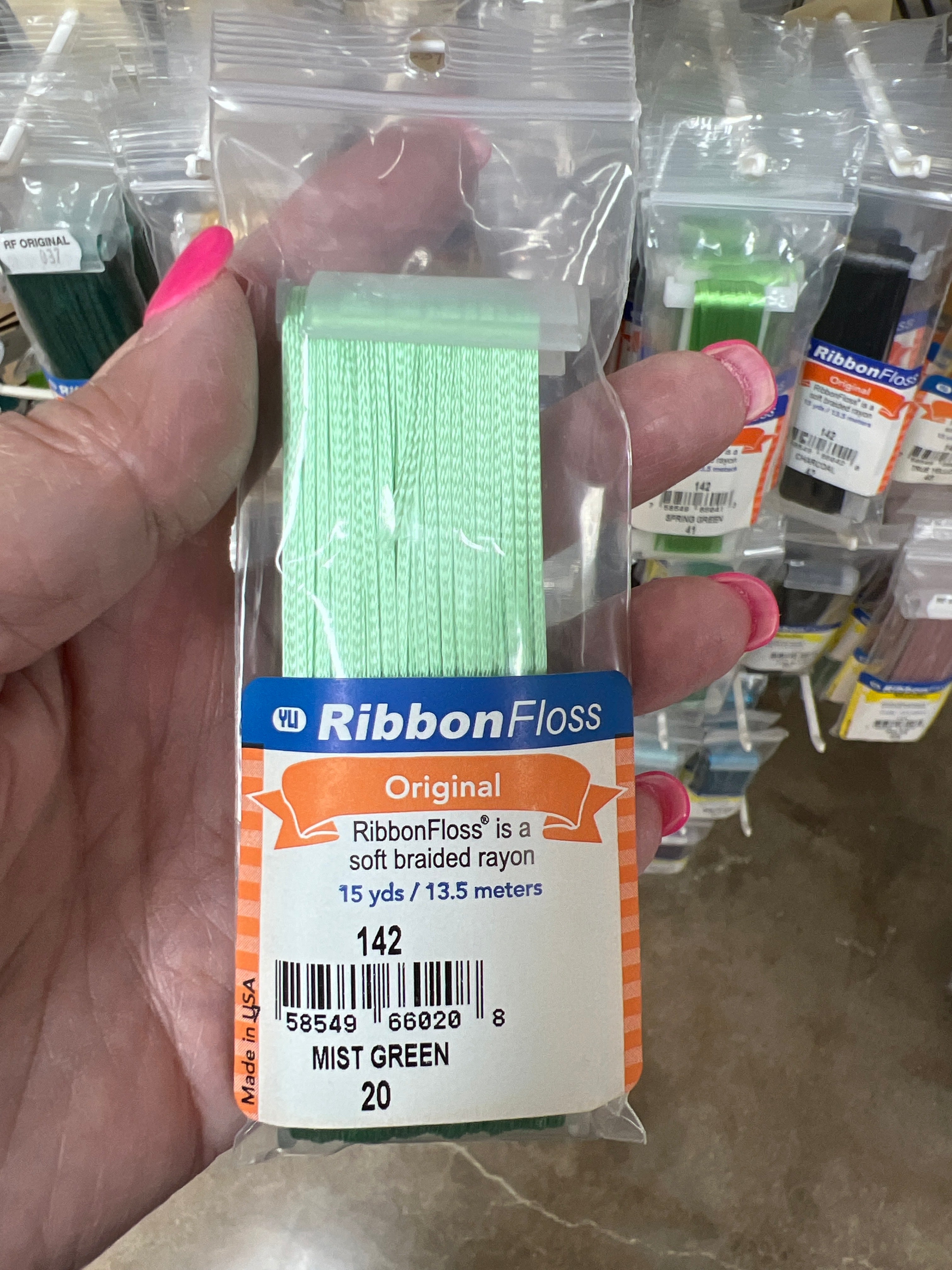 Ribbon Floss 142-020 Mist Green
