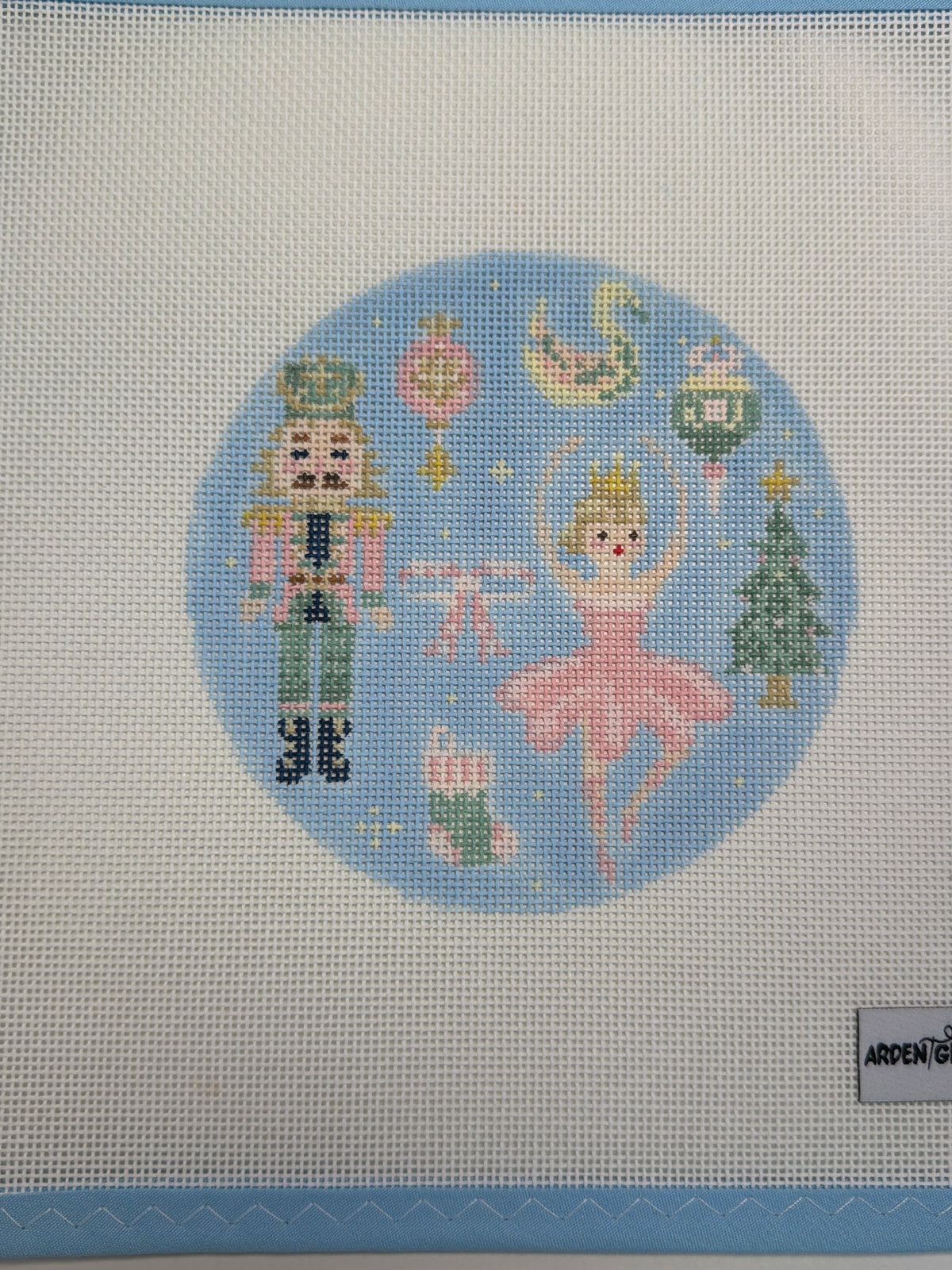 Nutcracker Round