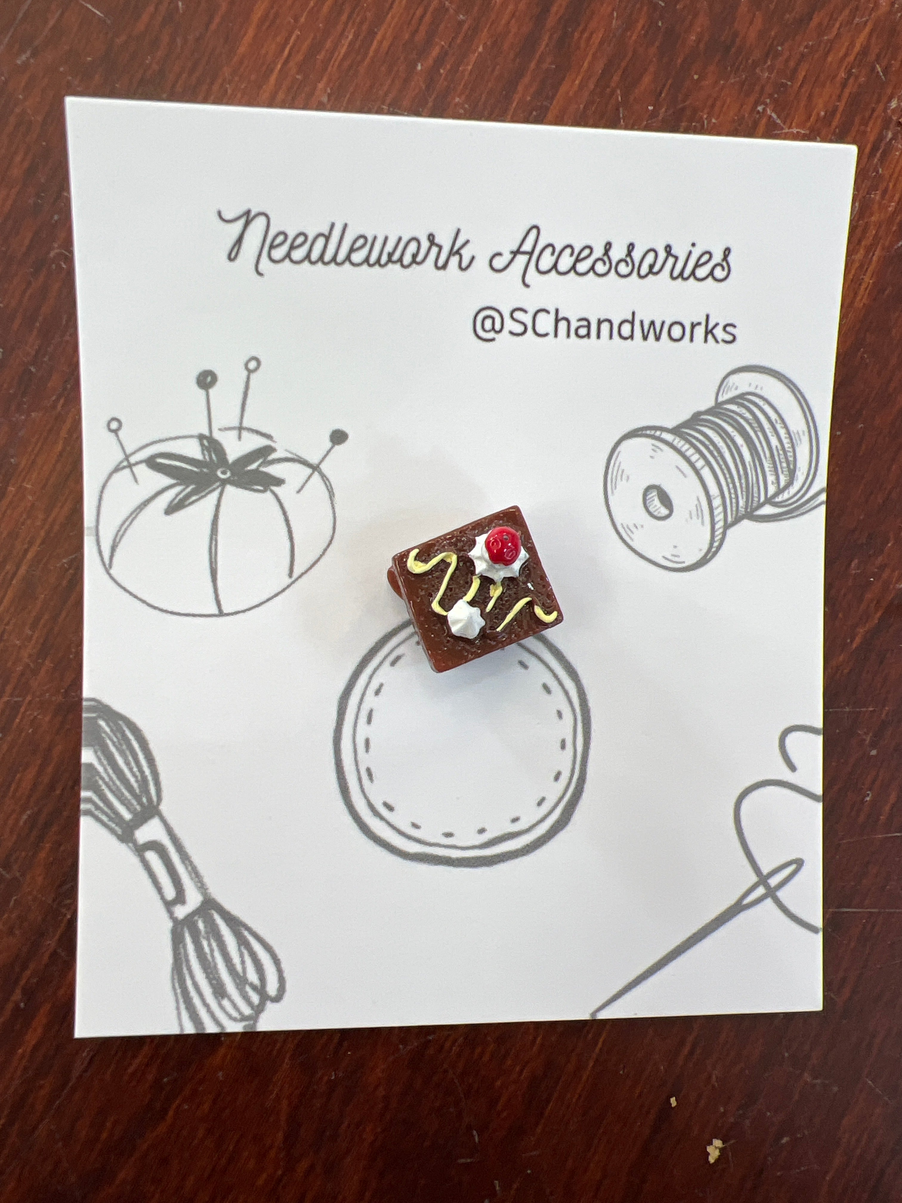 Cake/Coffee Needle Minders - Chocolate Cake