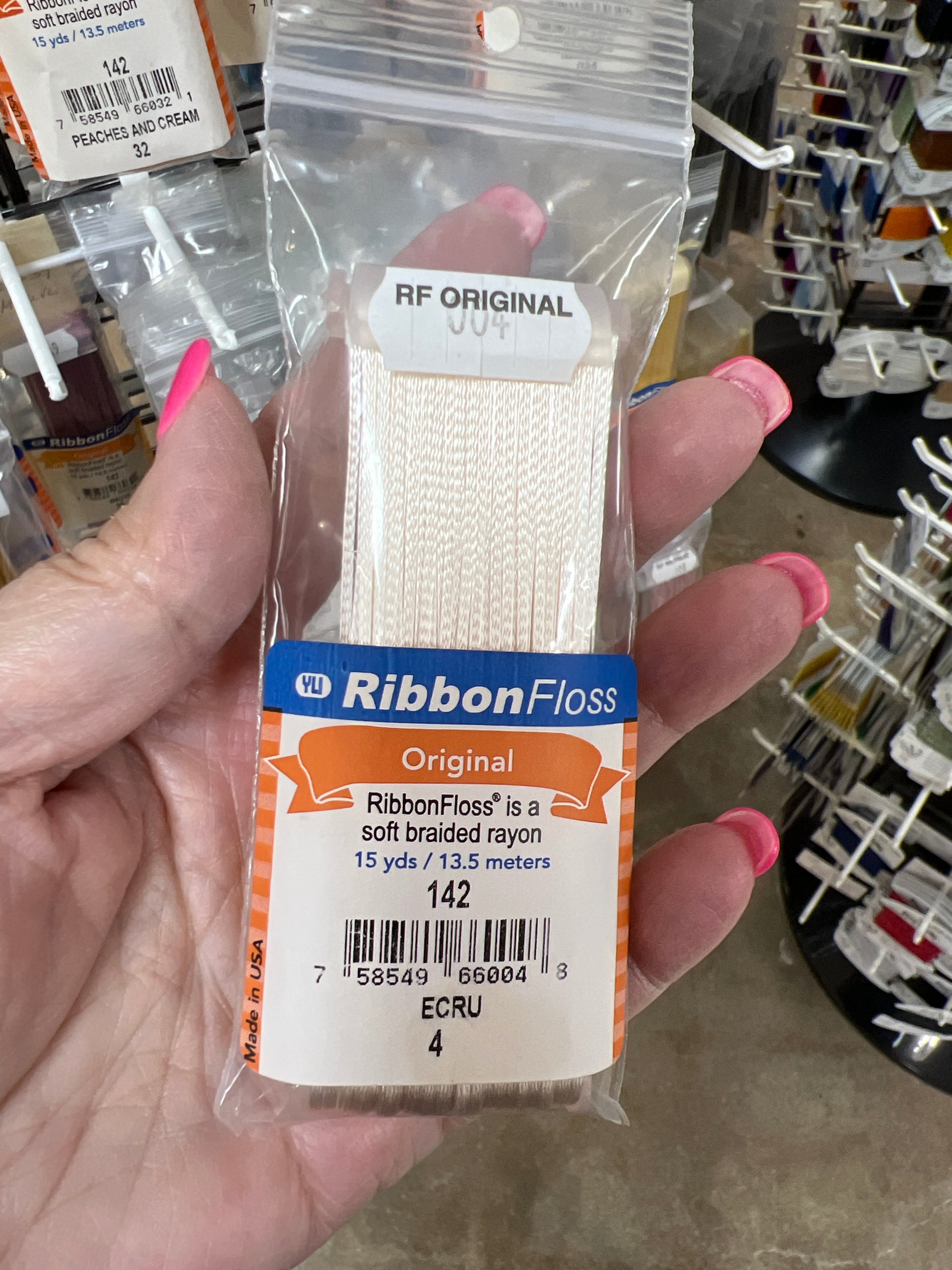 Ribbon Floss 142-004 Ecru