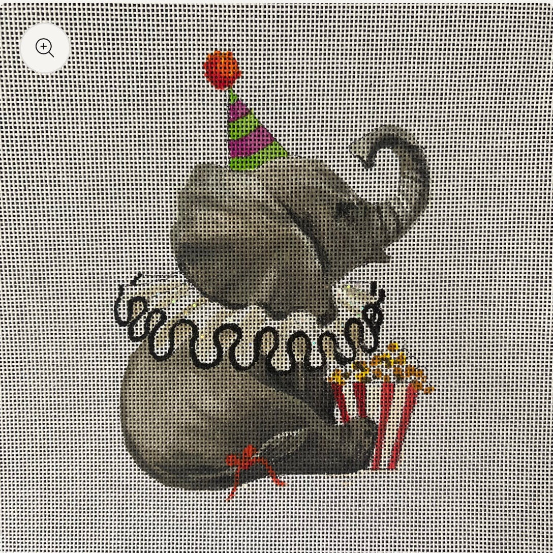 Elephant w/Ruffle Colar