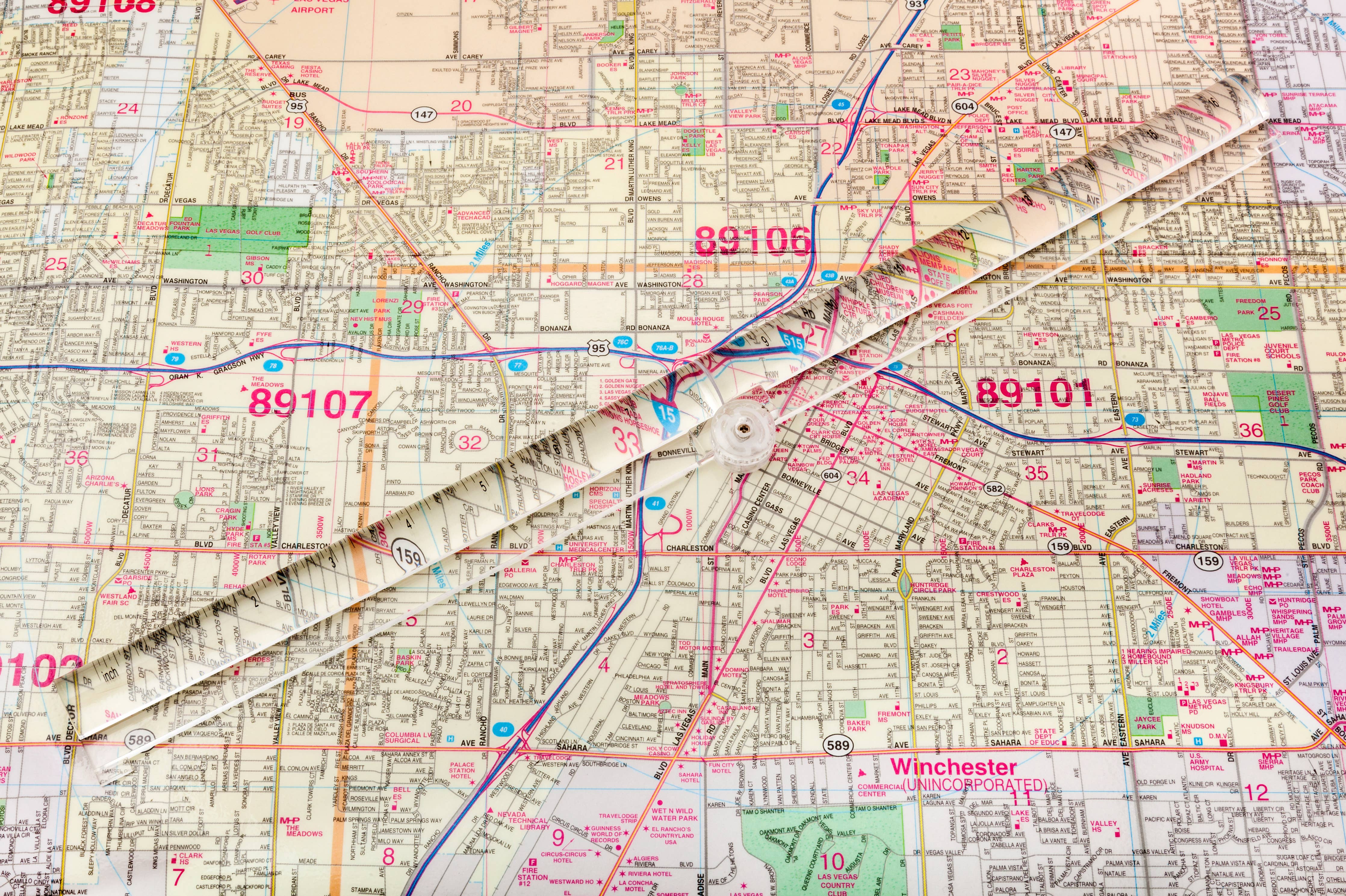 Folding Bar Magnifier with Ruler
