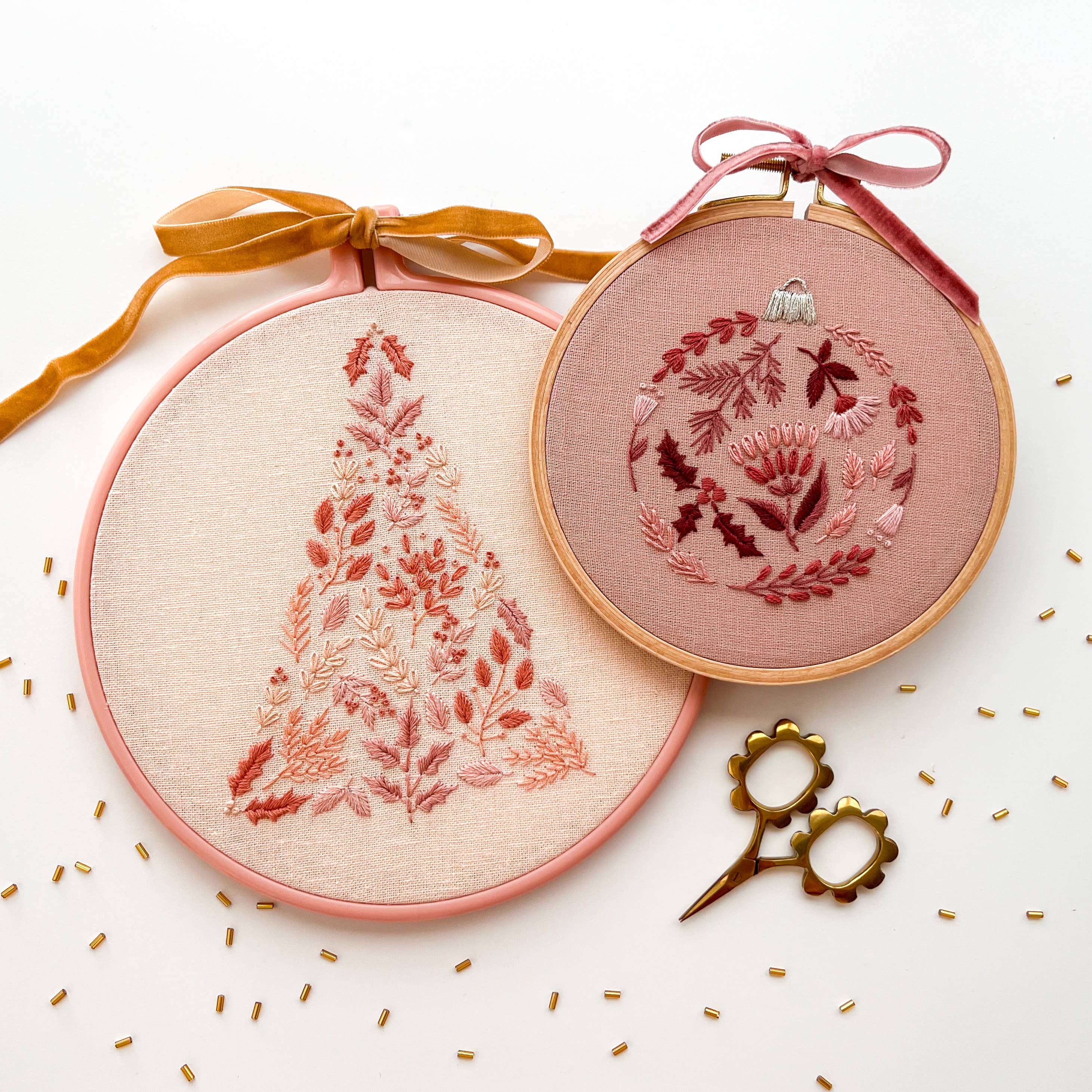 Christmas Bauble Embroidery Kit, Tree Ornament Craft Kit DIY