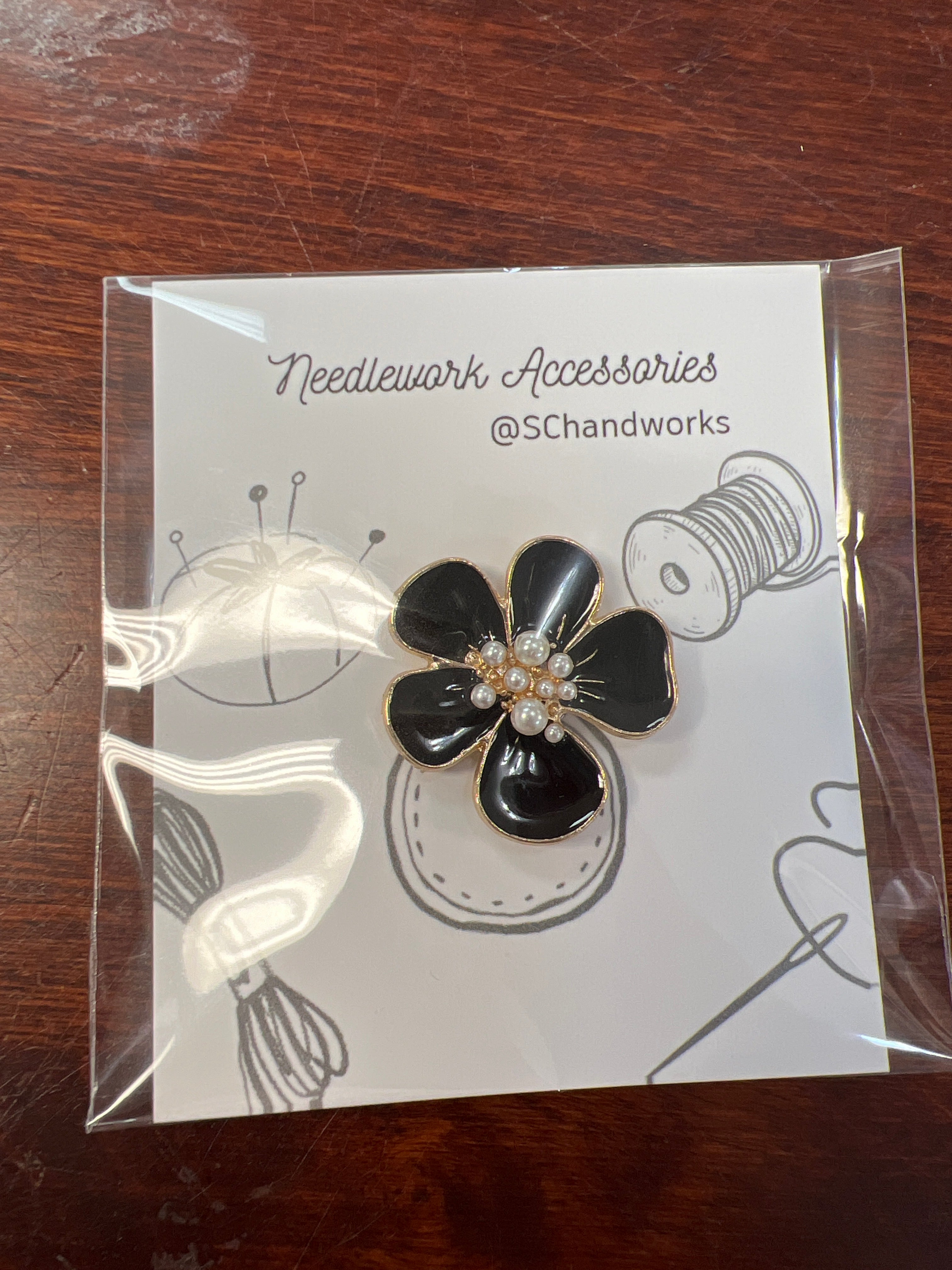 Floral Needle Minder - Black