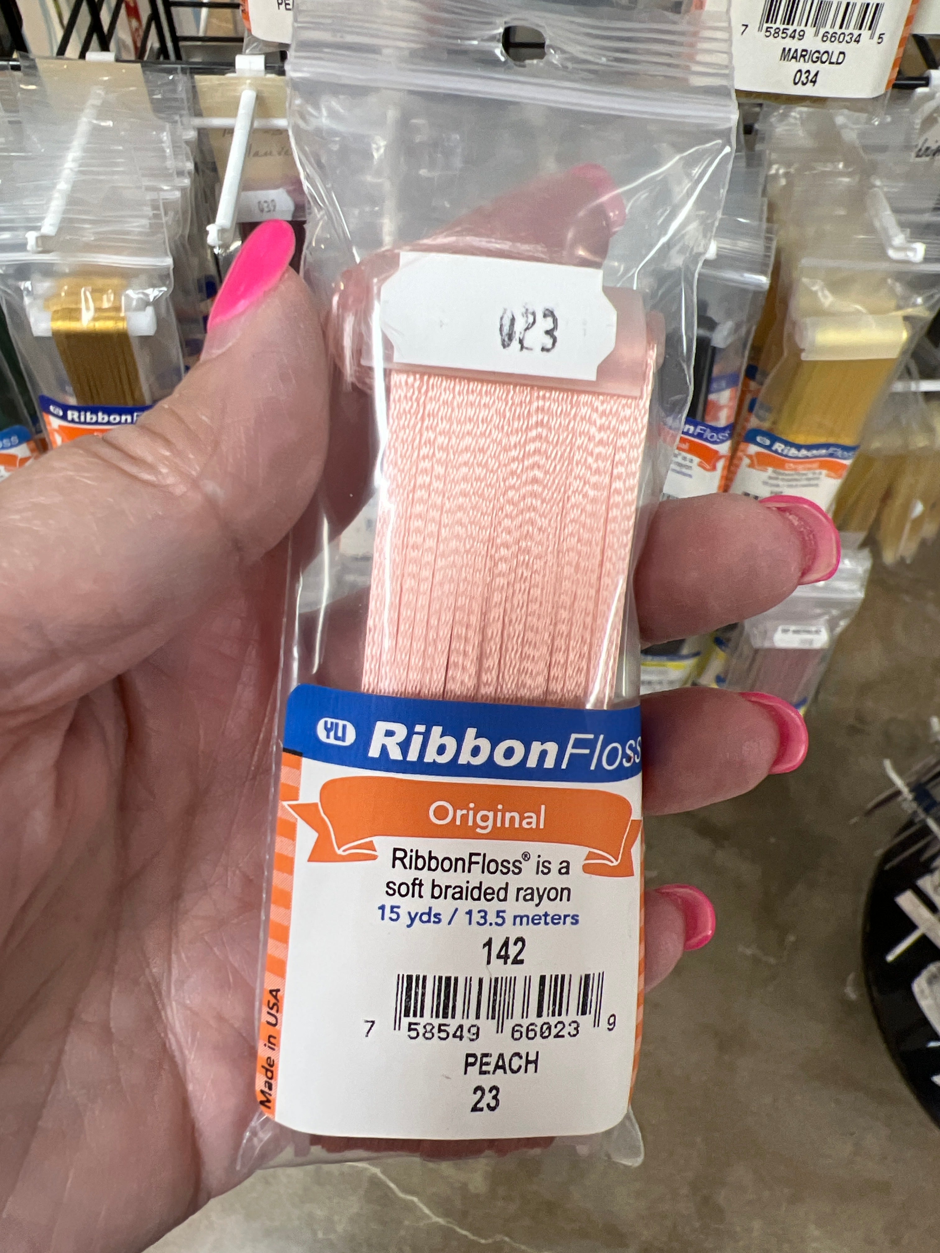 Ribbon Floss 142-023 Peach