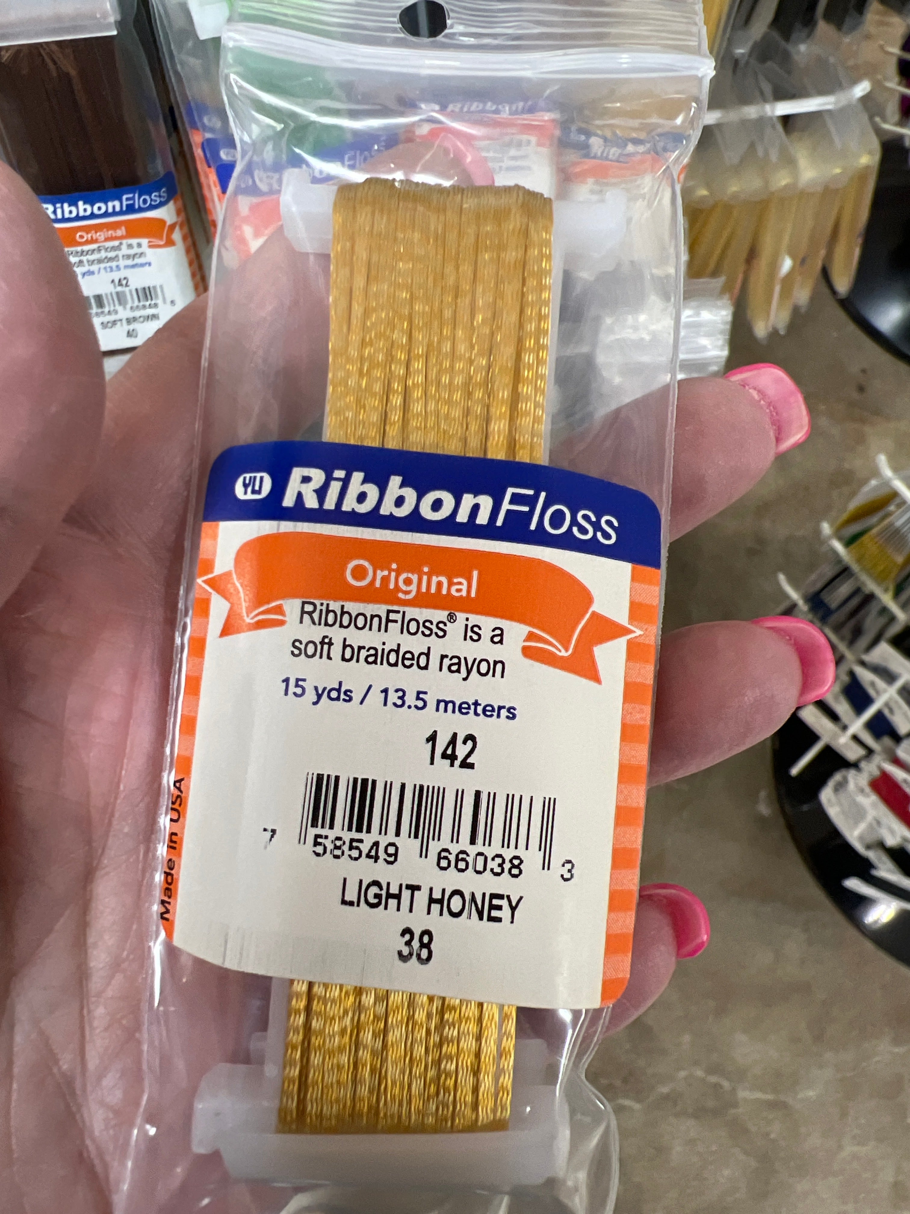 Ribbon Floss 142-038 Light Honey