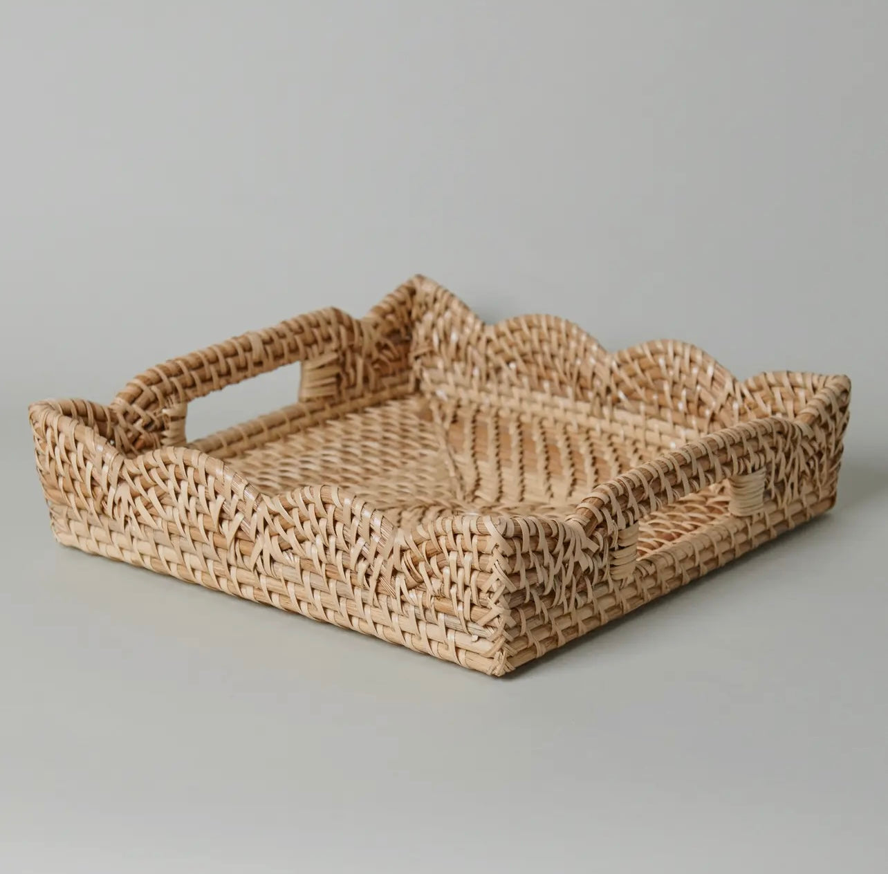 Rattan Tray with scallop edge