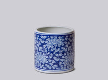 Load image into Gallery viewer, Dark Scrolling Peony Porcelain Cachepot