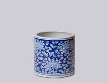 Load image into Gallery viewer, Dark Scrolling Peony Porcelain Cachepot